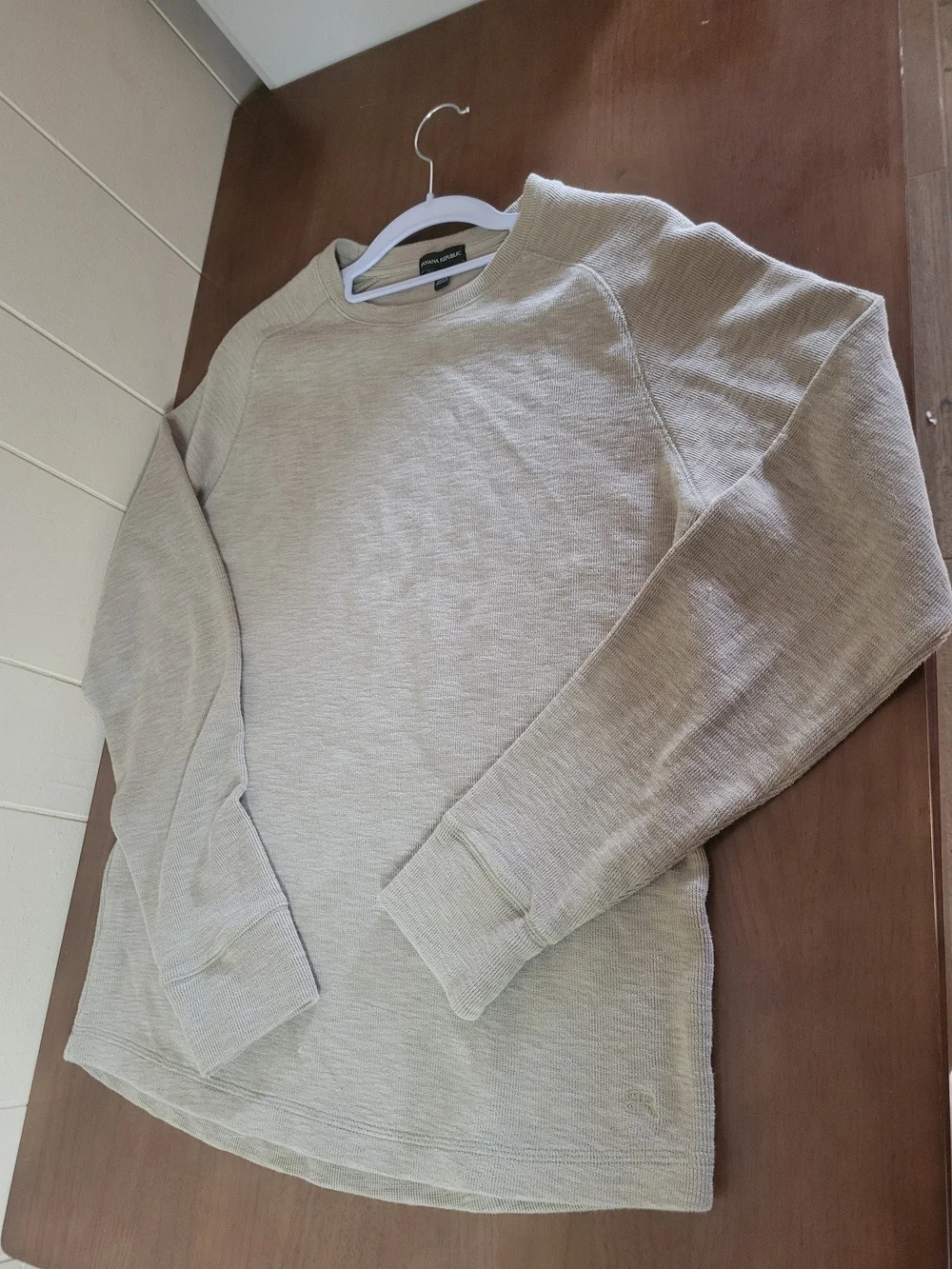 Banana Republic Men’s Crewneck Sweater in Light Beige Small